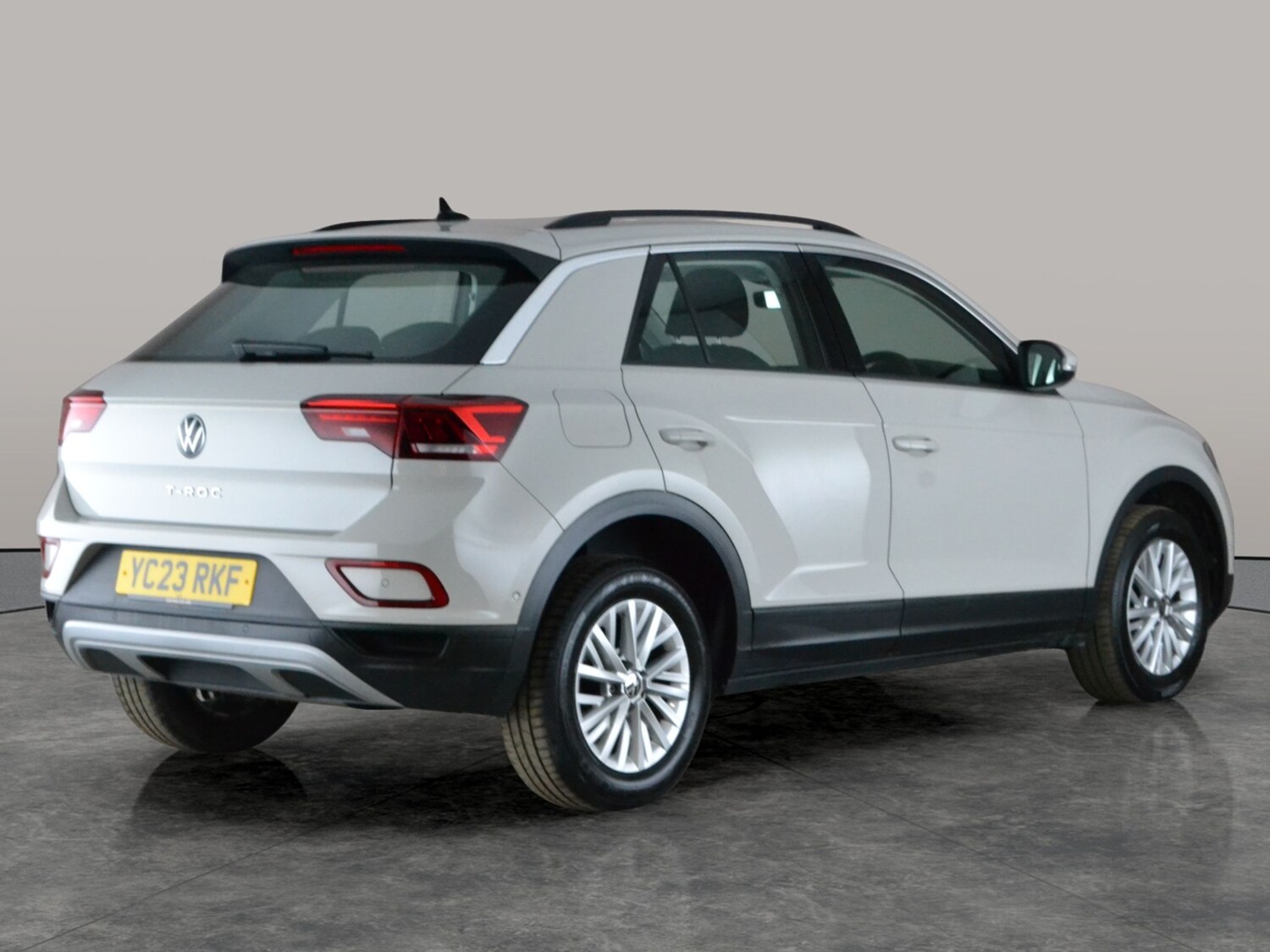 Used Volkswagen T-Roc 2023 for sale - 78178110: Photo 9