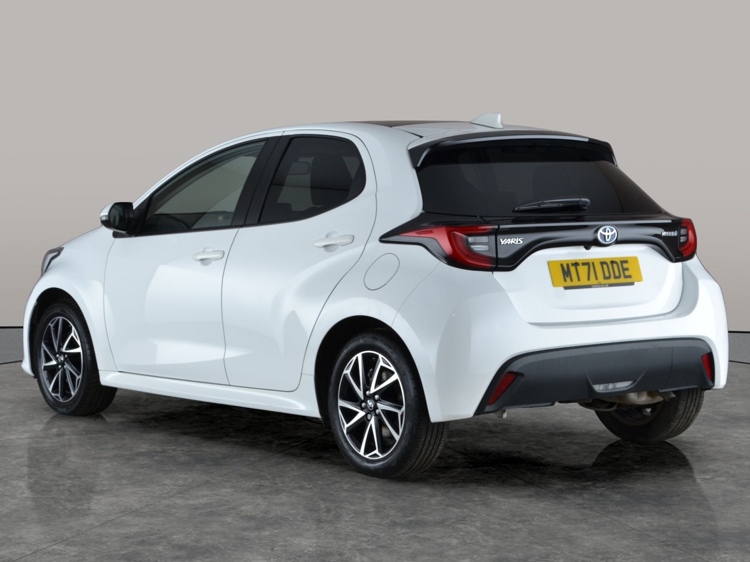 Used Toyota Yaris 2021 for sale - 76958323: Photo 12