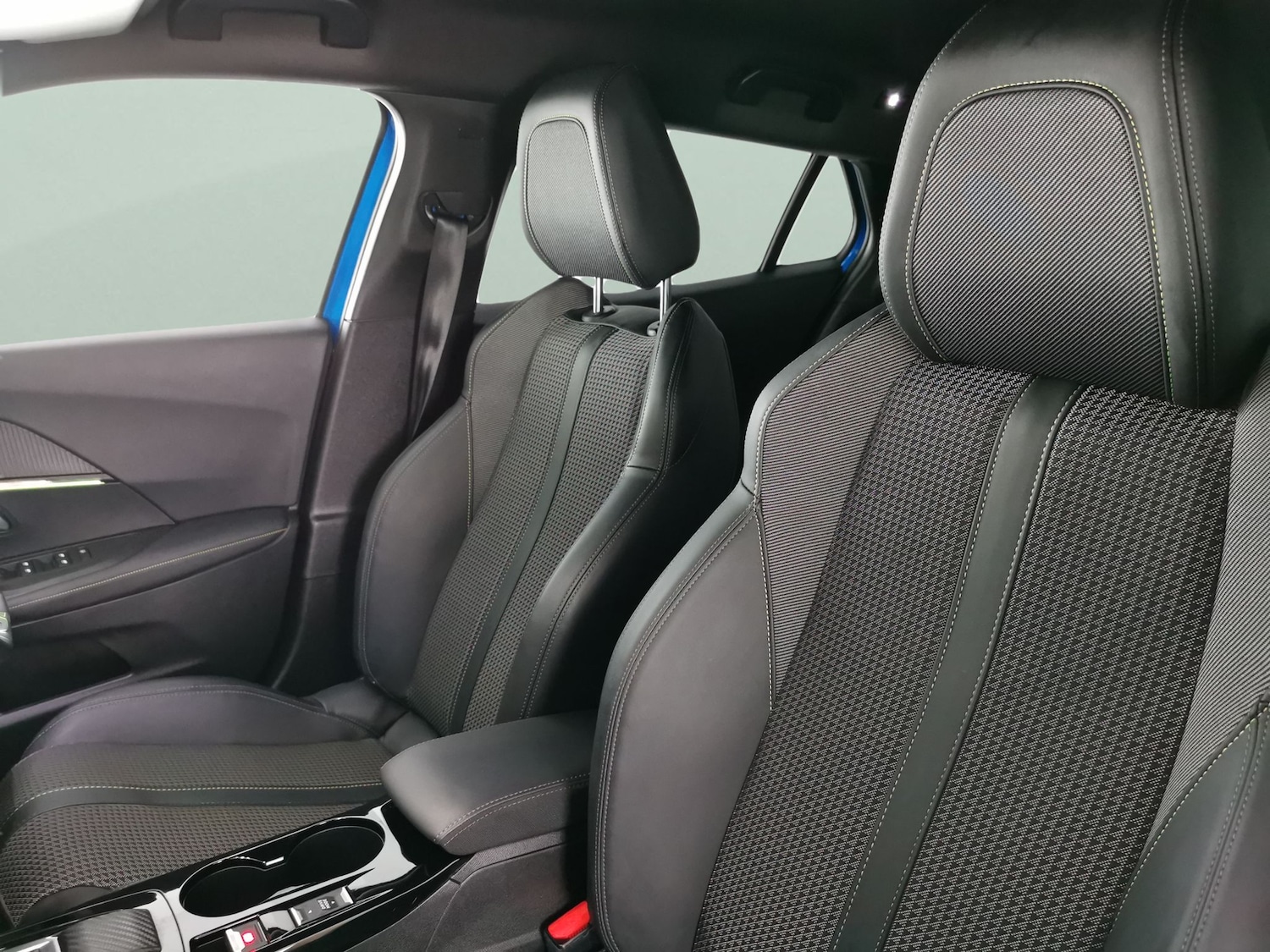 Used Peugeot 2008 2022 for sale - 77019329: Photo 14