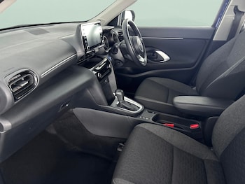 Used Toyota Yaris Cross 2023 for sale - 79167114: Photo
