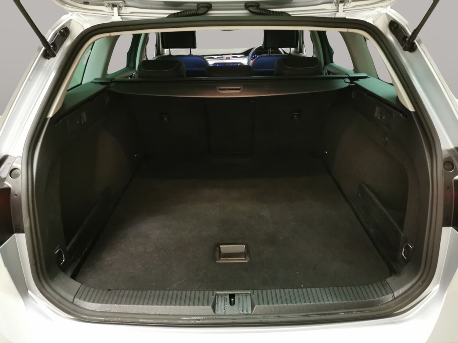 Used Volkswagen Passat 2023 for sale - 77889039: Photo 31