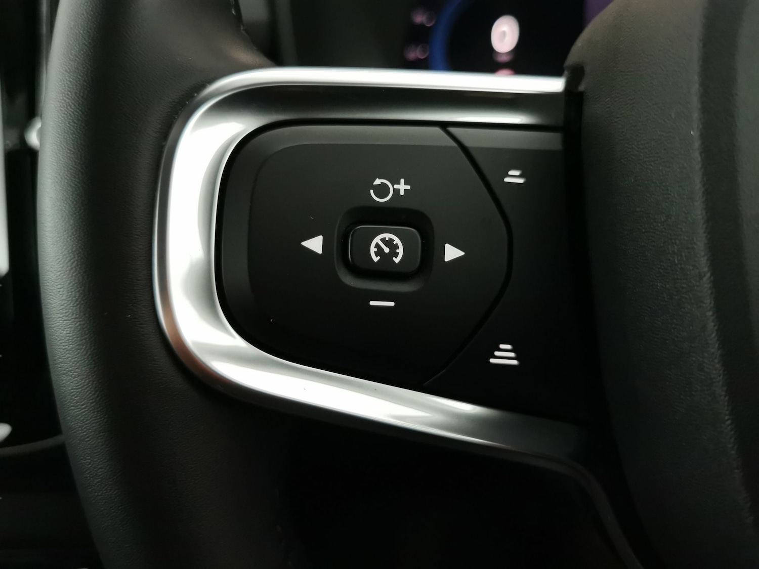 Used Volvo XC40 2024 for sale - 77219154: Photo 20