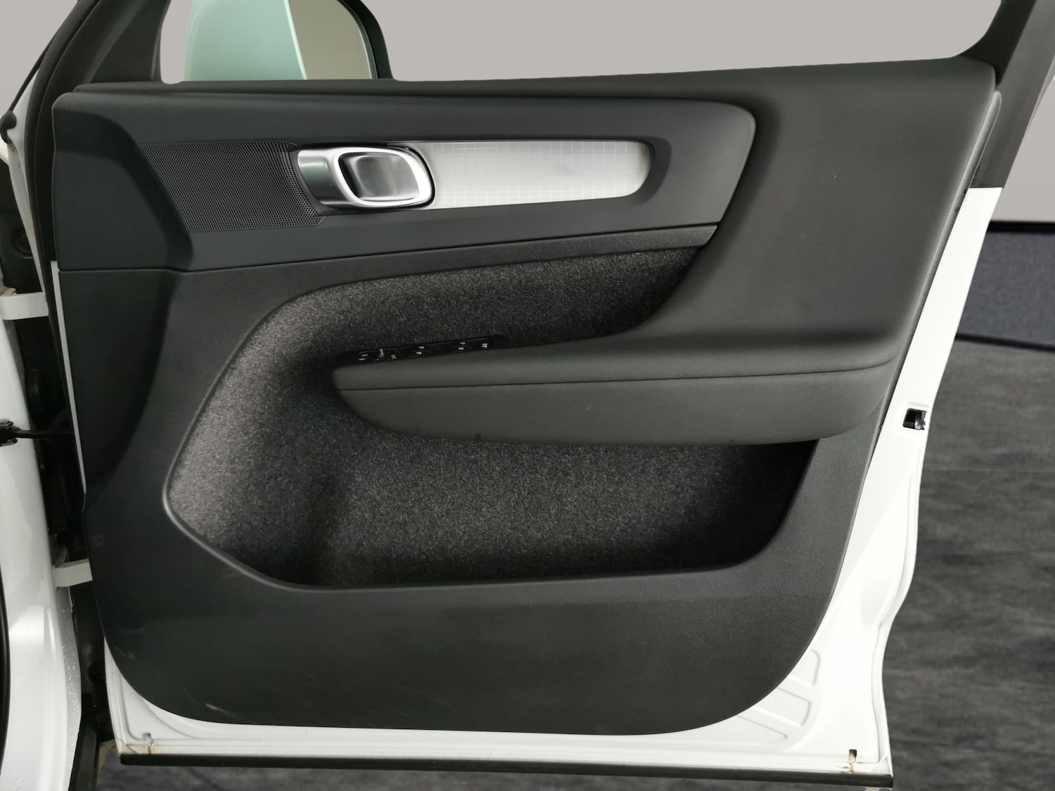 Used Volvo XC40 2024 for sale - 77219154: Photo 29