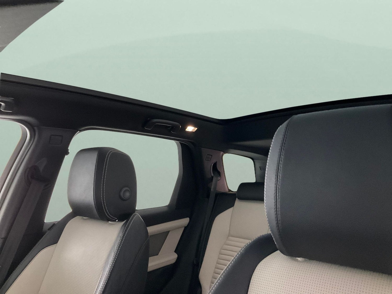 Used Land Rover Discovery Sport 2021 for sale - 76626273: Photo 5