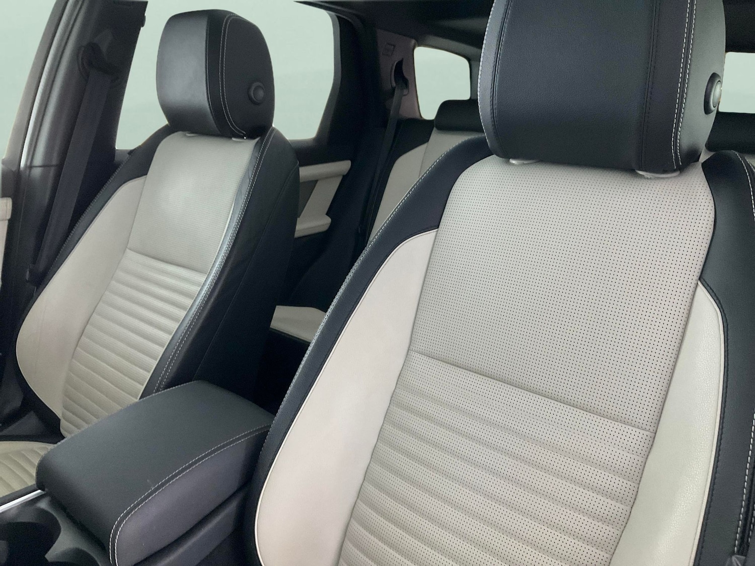 Used Land Rover Discovery Sport 2021 for sale - 76626273: Photo 7