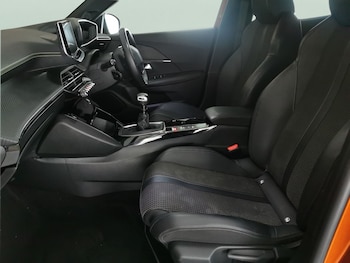 Used Peugeot 2008 2021 for sale - 76978199: Photo