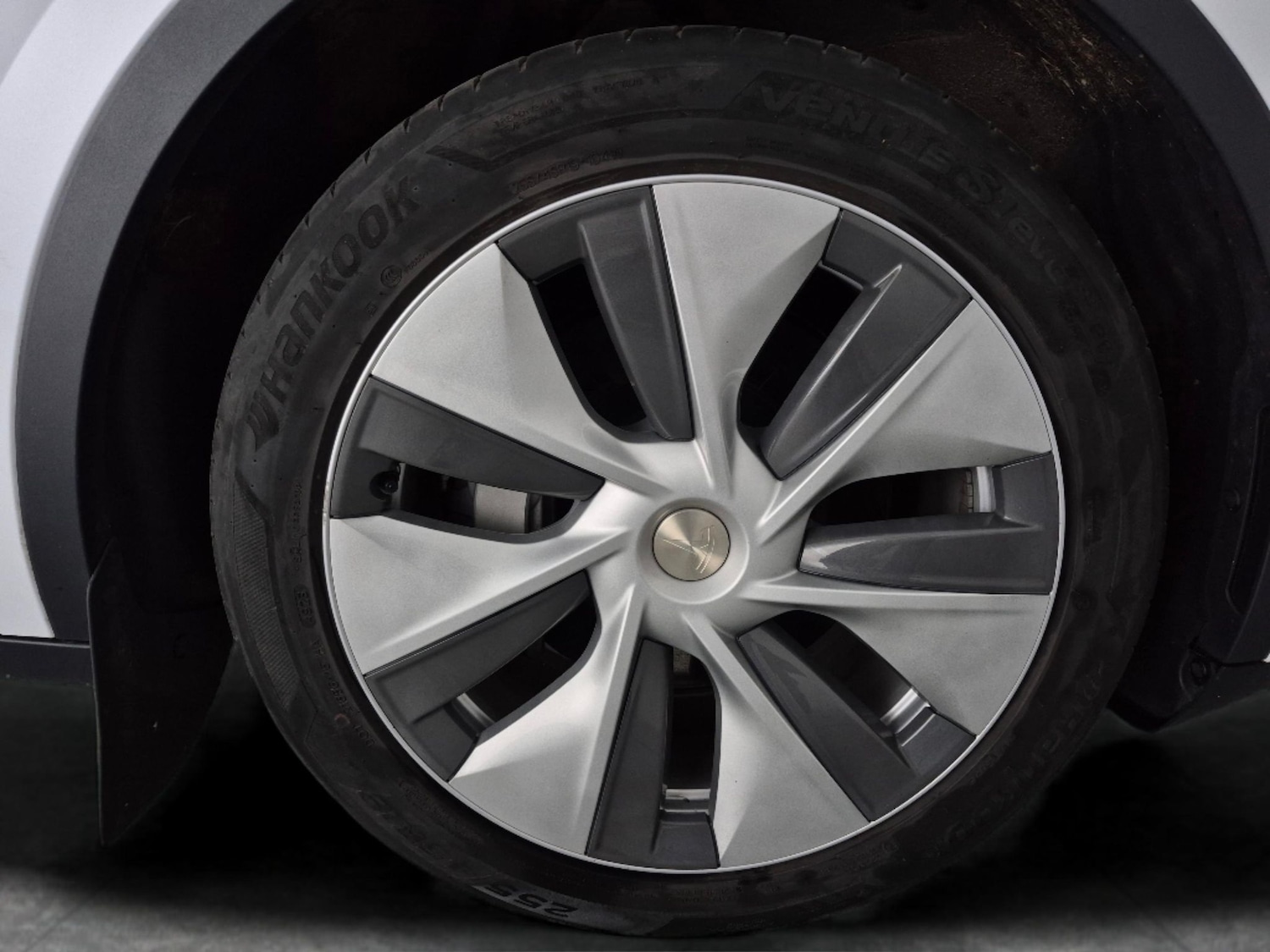 Used Tesla Model Y 2024 for sale - 77791405: Photo 32