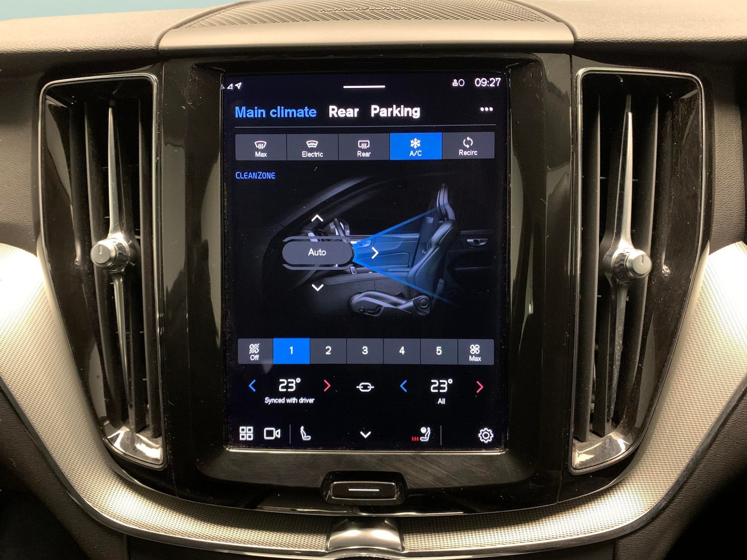 Used Volvo XC60 2022 for sale - 76984436: Photo 18