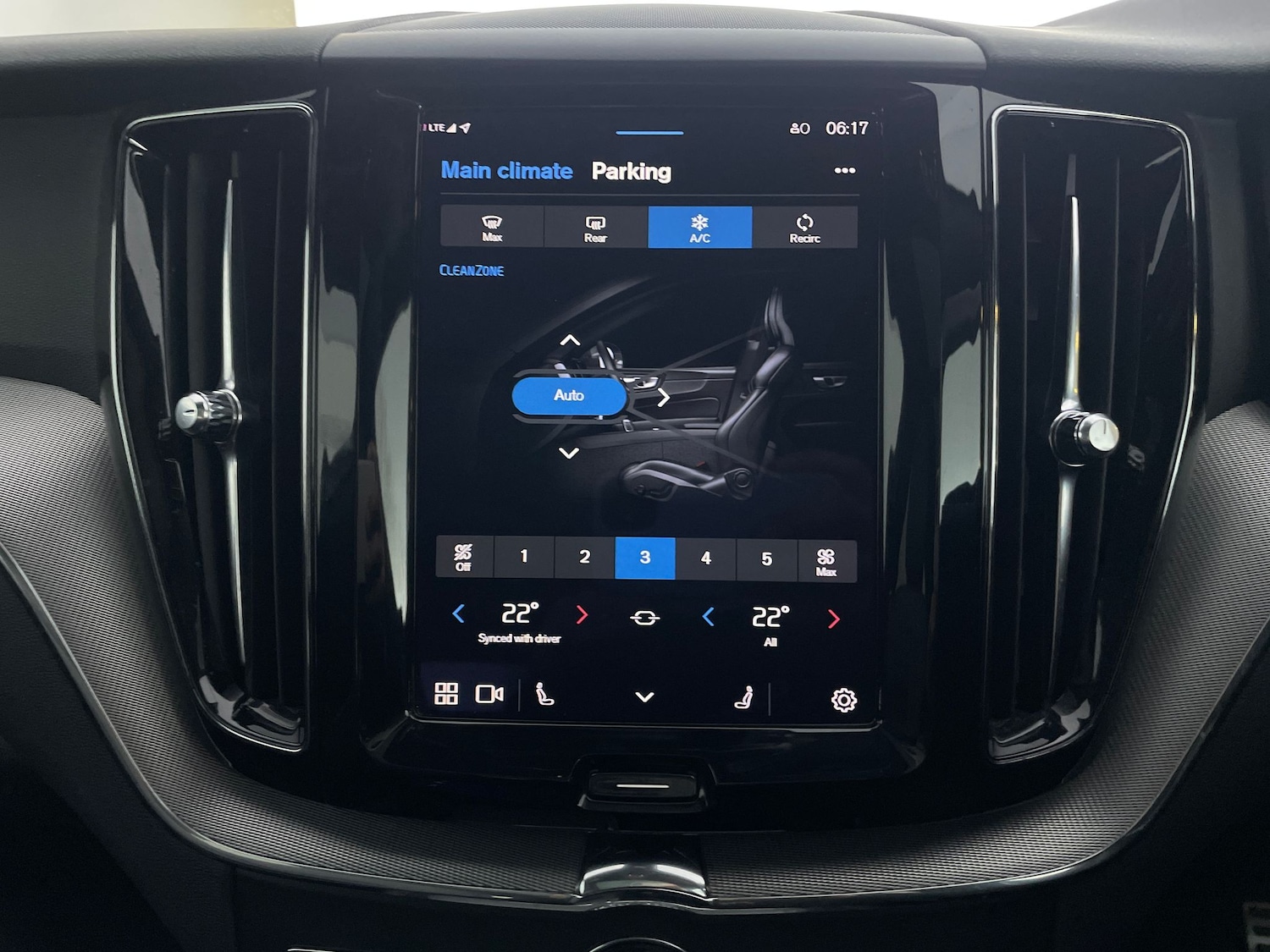 Used Volvo XC60 2021 for sale - 77167444: Photo 24