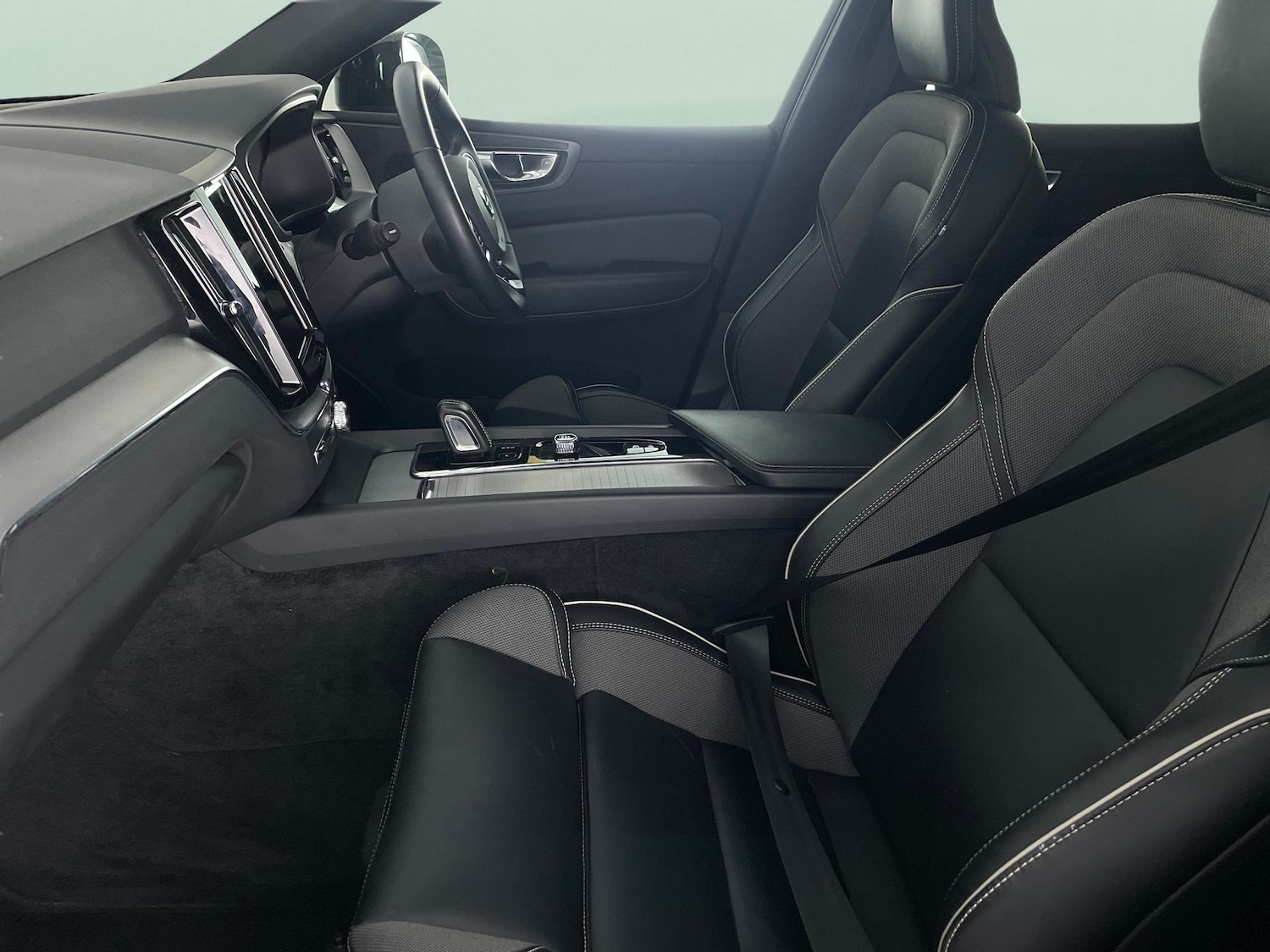 Used Volvo XC60 2021 for sale - 77167444: Photo 4