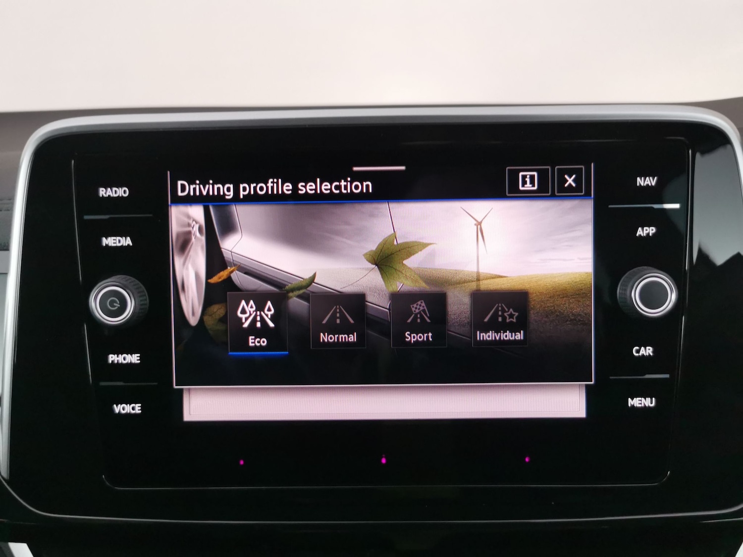 Used Volkswagen T-Roc 2025 for sale - 78082047: Photo 17