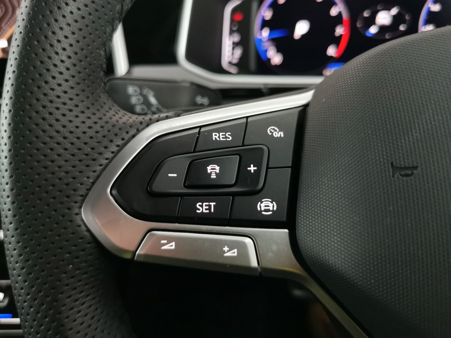 Used Volkswagen T-Roc 2025 for sale - 78082047: Photo 23