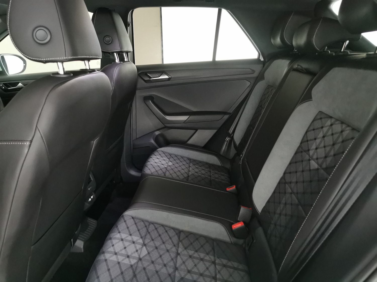 Used Volkswagen T-Roc 2025 for sale - 78082047: Photo 29