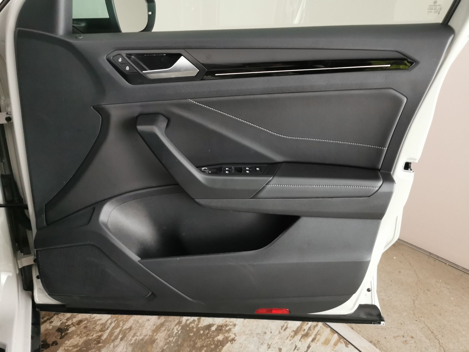 Used Volkswagen T-Roc 2025 for sale - 78082047: Photo 33