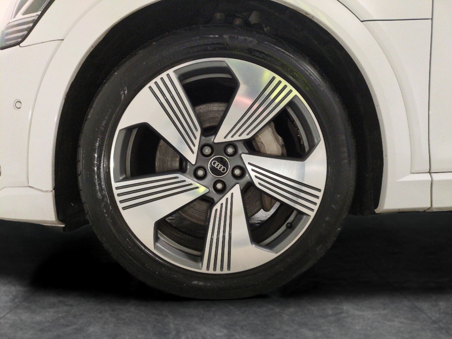 Used Audi e-tron 2023 for sale - 77517329: Photo 27