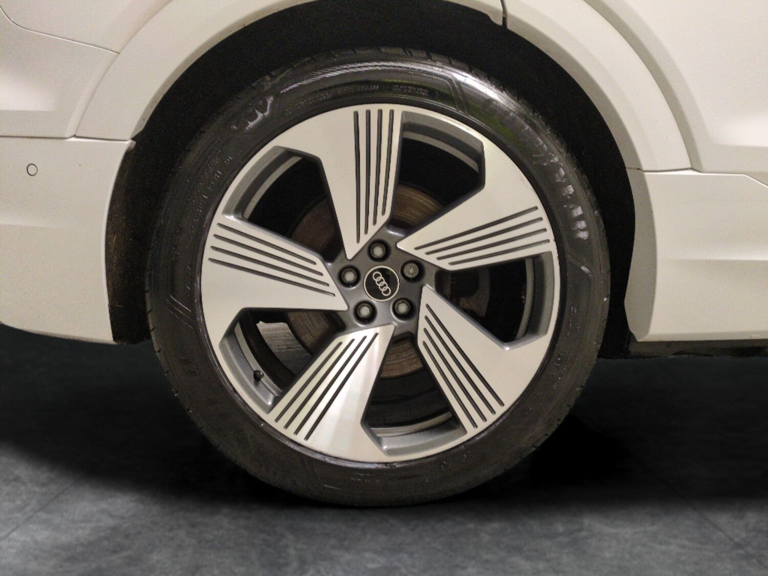 Used Audi e-tron 2023 for sale - 77517329: Photo 29