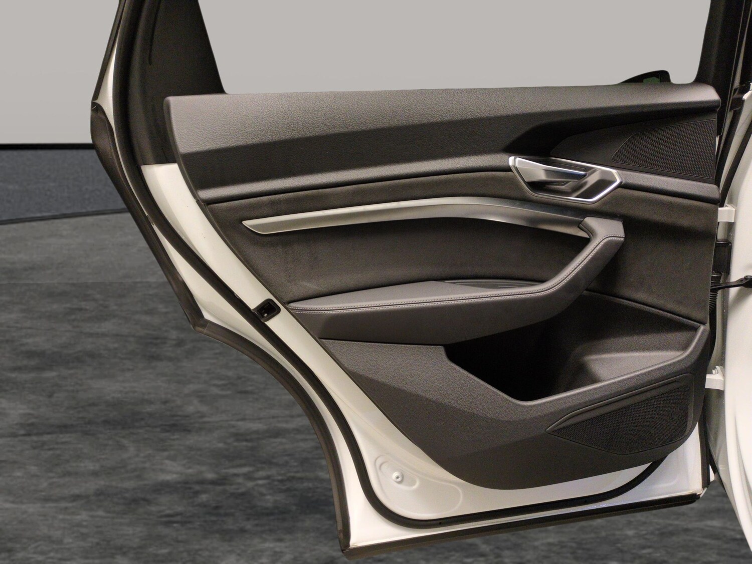 Used Audi e-tron 2023 for sale - 77517329: Photo 32