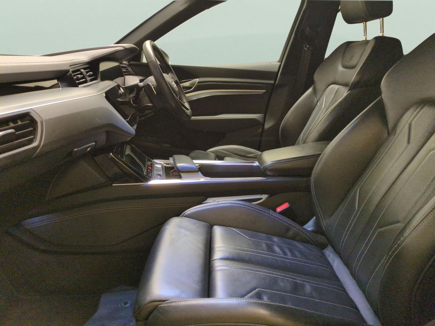 Used Audi e-tron 2023 for sale - 77517329: Photo 4