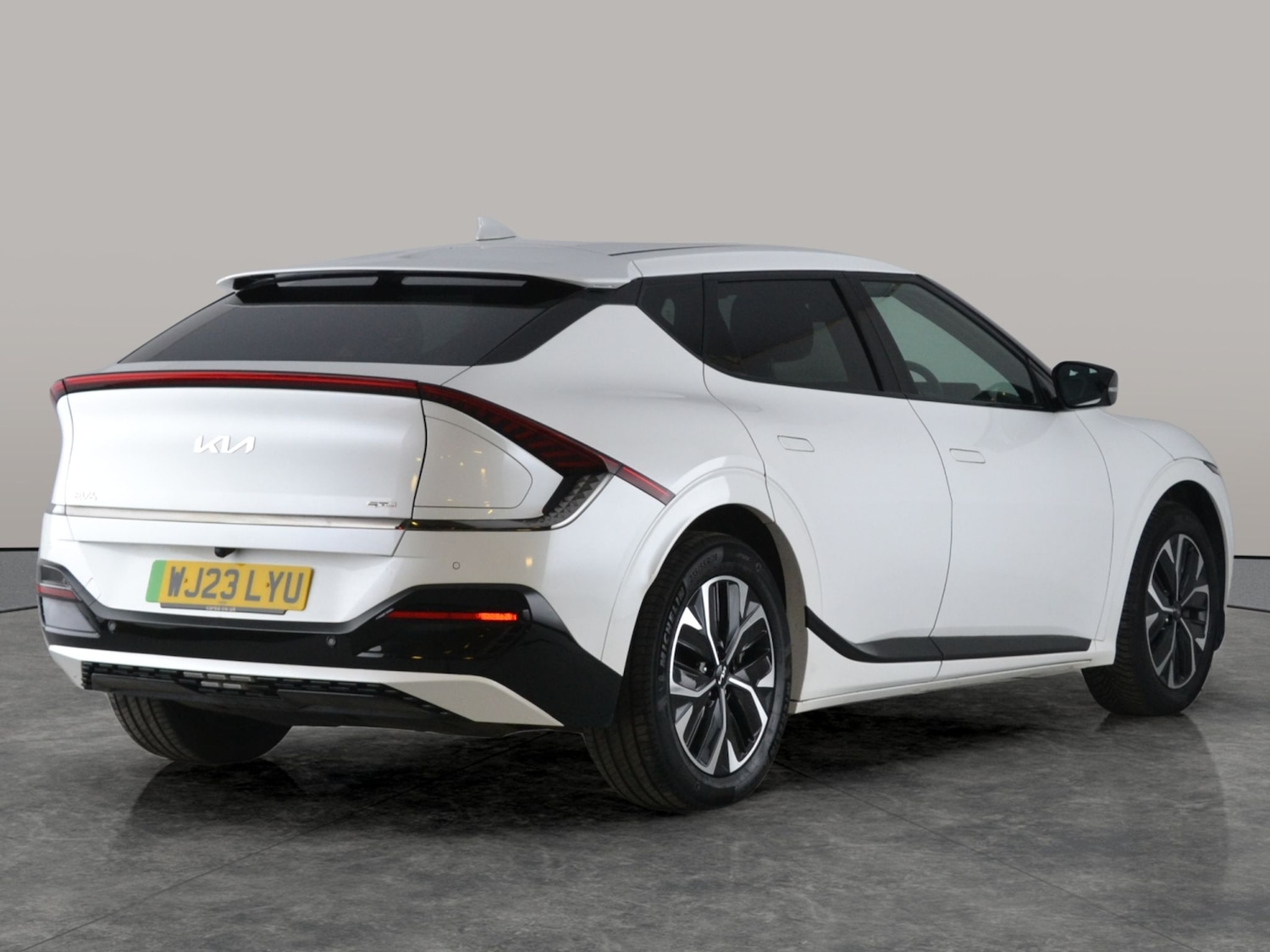 Used Kia EV6 2023 for sale - 77576971: Photo 10