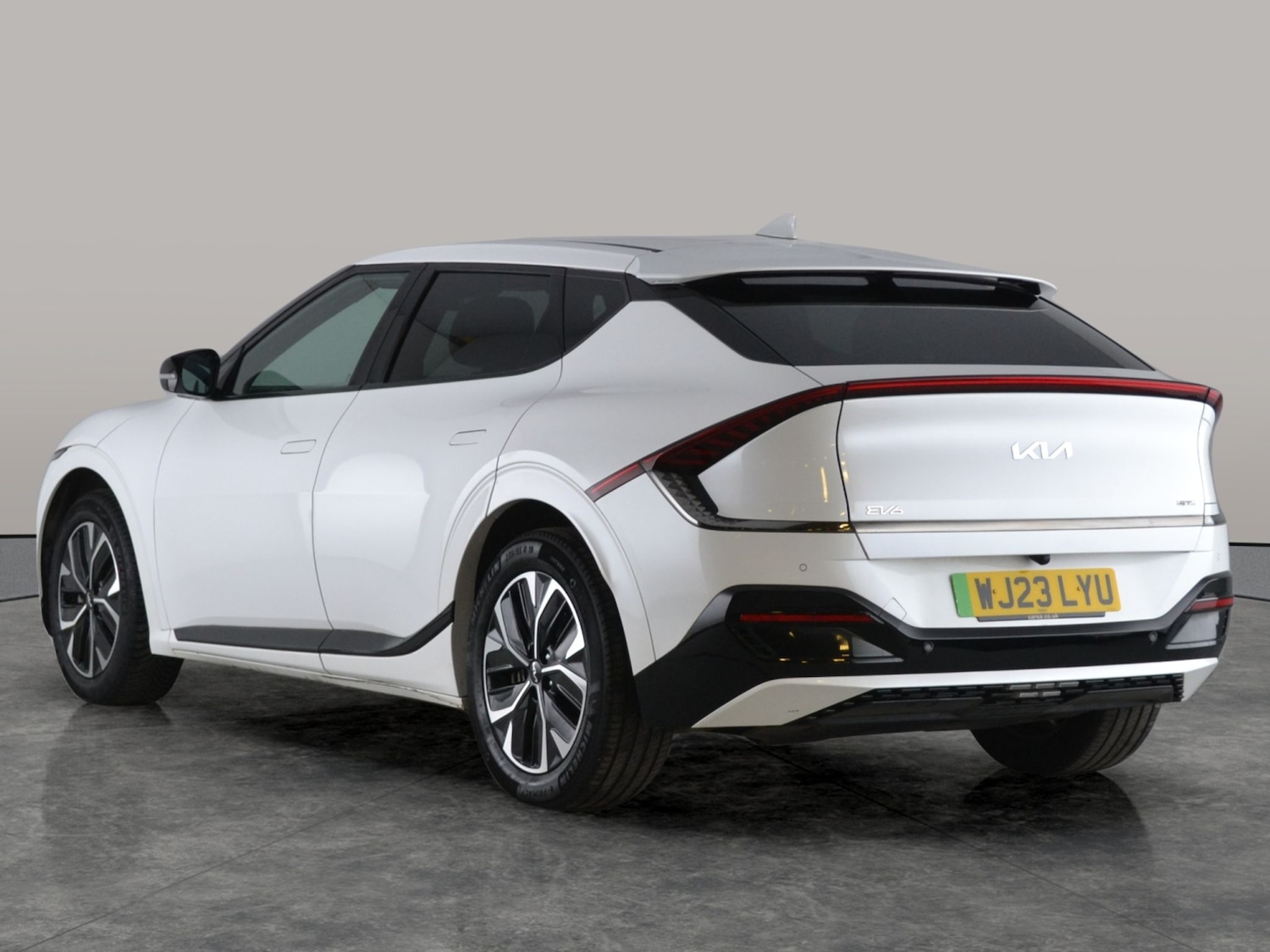 Used Kia EV6 2023 for sale - 77576971: Photo 8