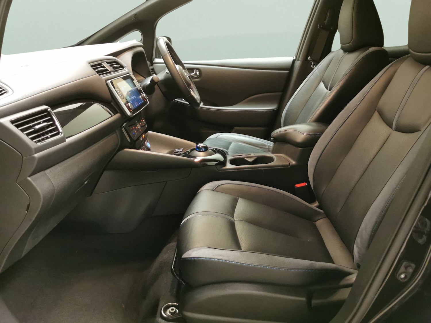 Used Nissan Leaf 2022 for sale - 76477628: Photo 4