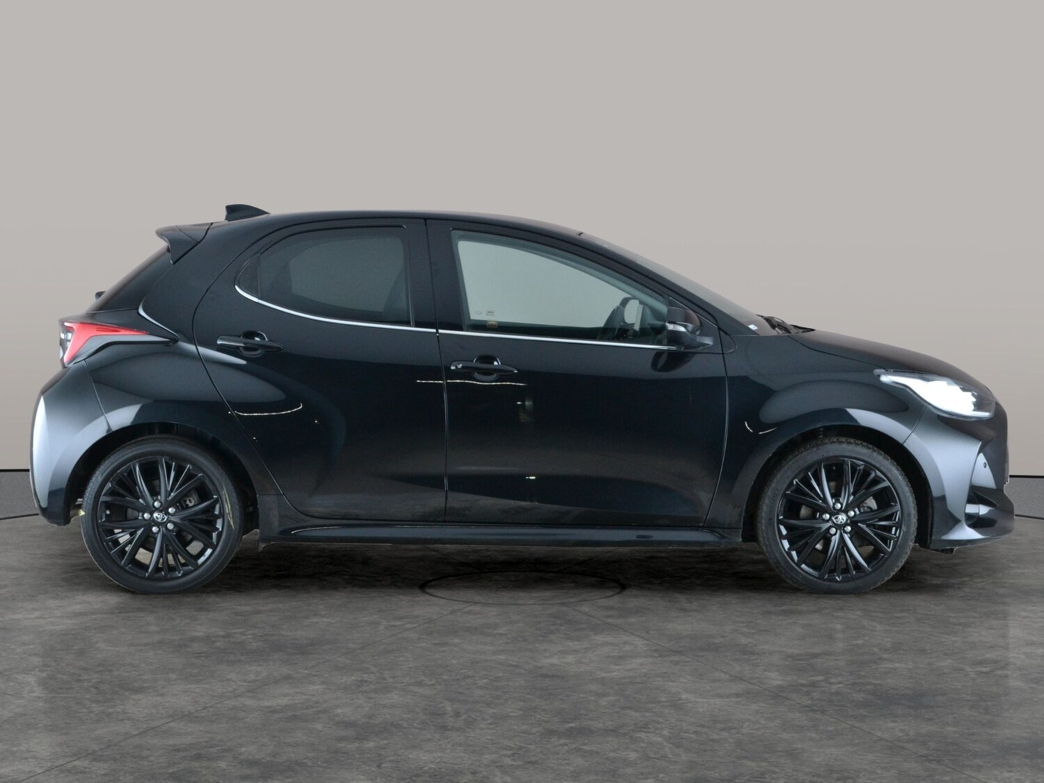 Used Toyota Yaris 2023 for sale - 77347524: Photo 9