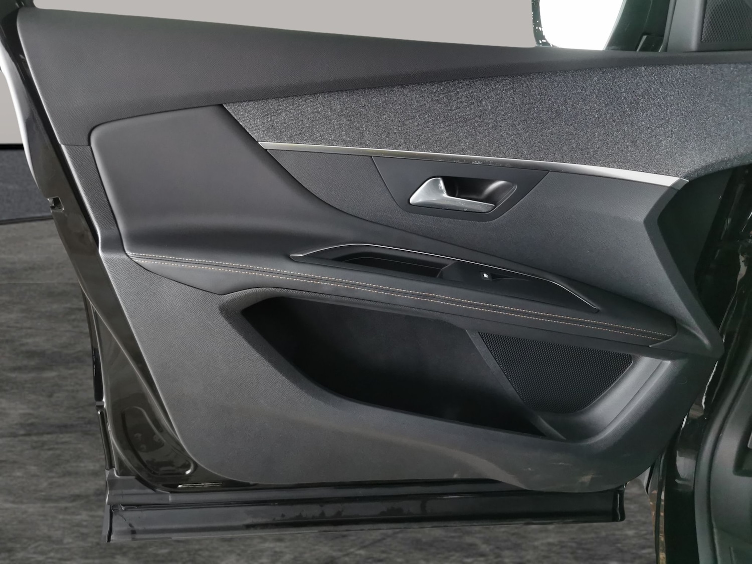 Used Peugeot 3008 2018 for sale - 77797939: Photo 29