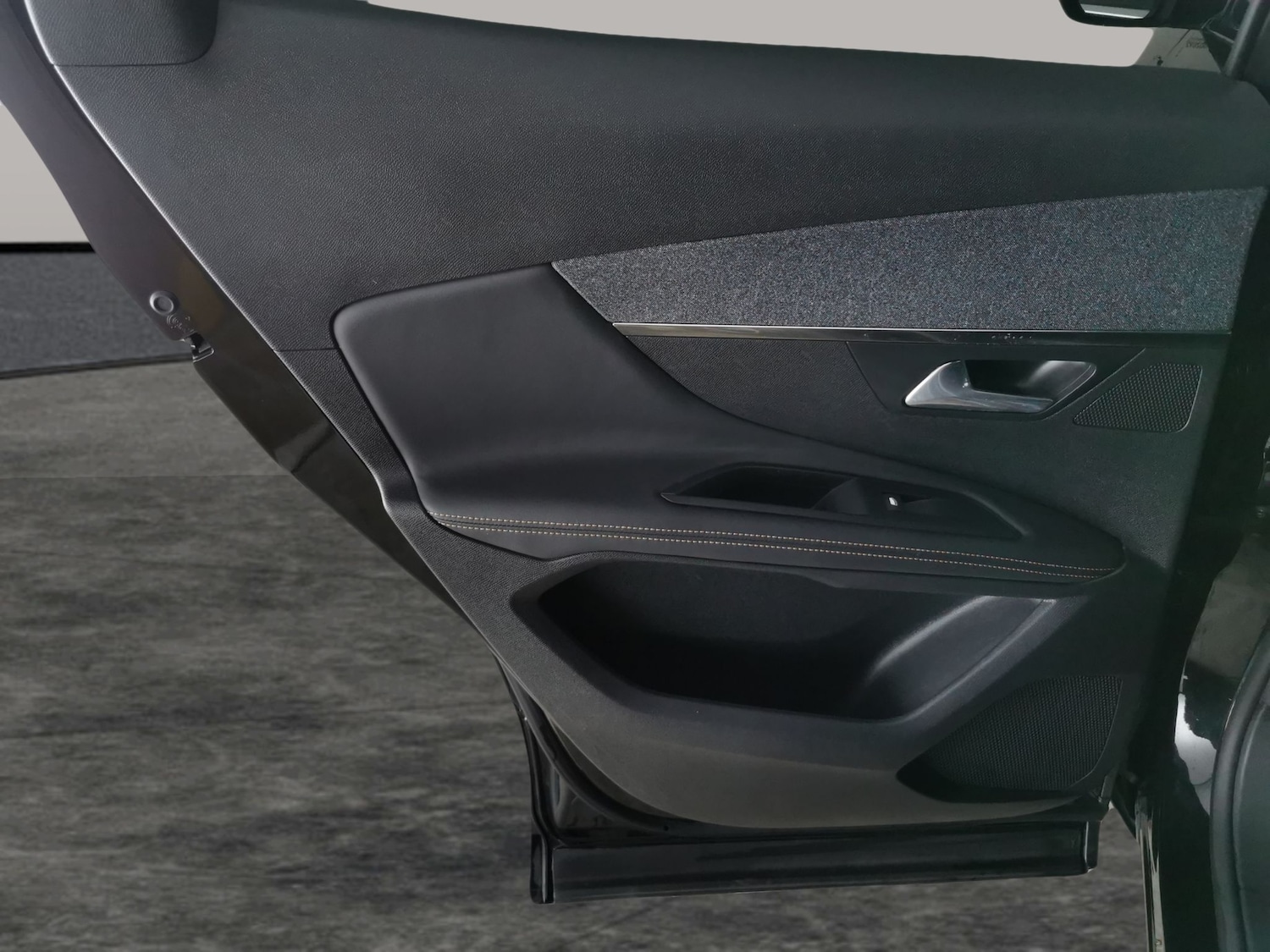 Used Peugeot 3008 2018 for sale - 77797939: Photo 30