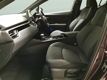 Used Toyota C-HR 2023 for sale - 79528799: Photo
