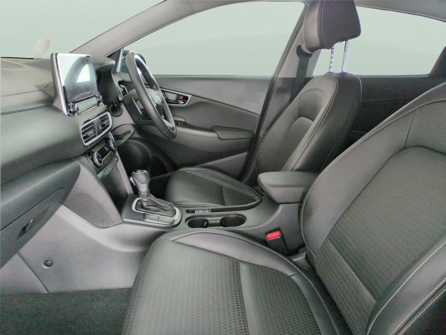 Used Hyundai KONA 2020 for sale - 77562823: Photo 4