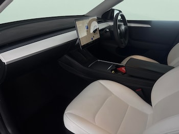 Used Tesla Model Y undefined for sale - 77364934: Photo