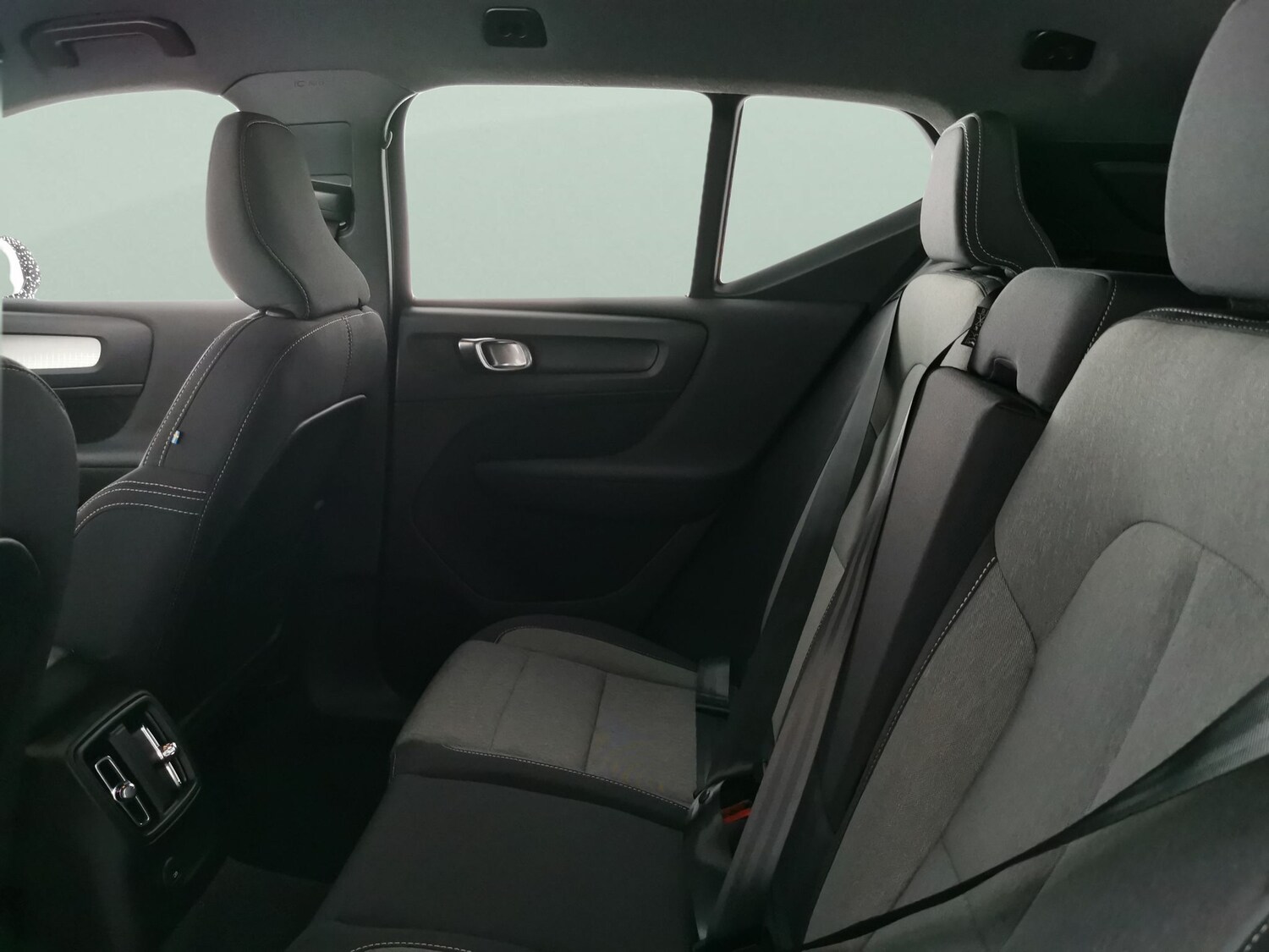 Used Volvo XC40 for sale - 77208092: Photo 25