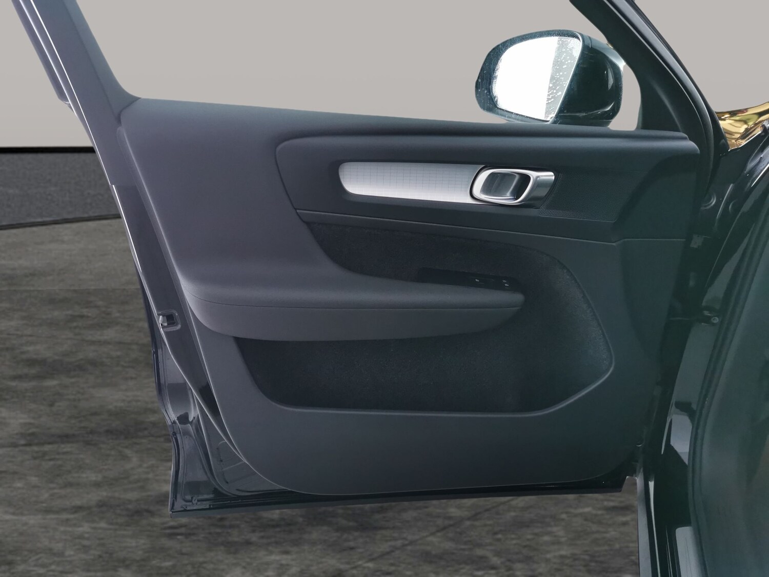 Used Volvo XC40 for sale - 77208092: Photo 26