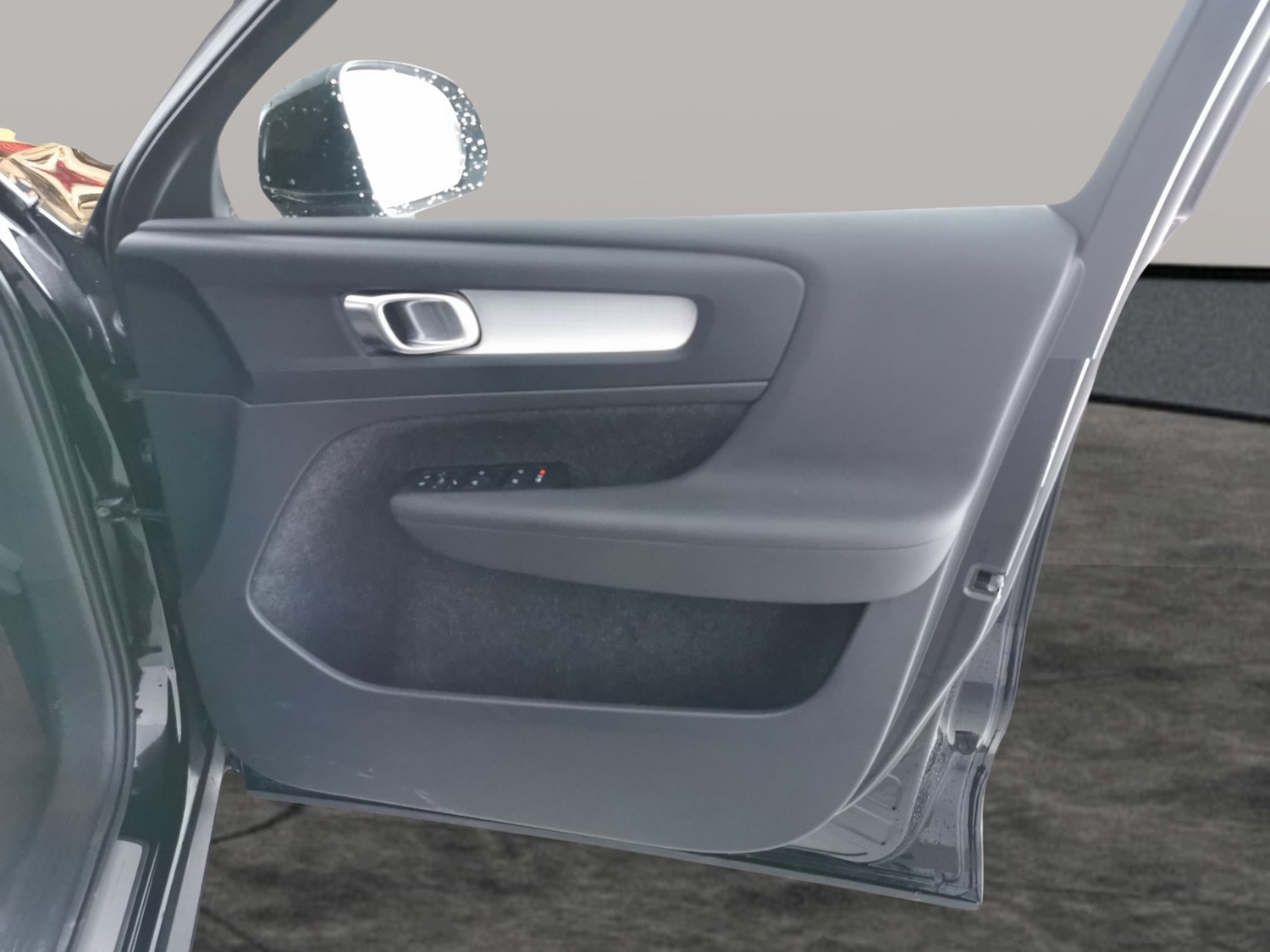 Used Volvo XC40 for sale - 77208092: Photo 28