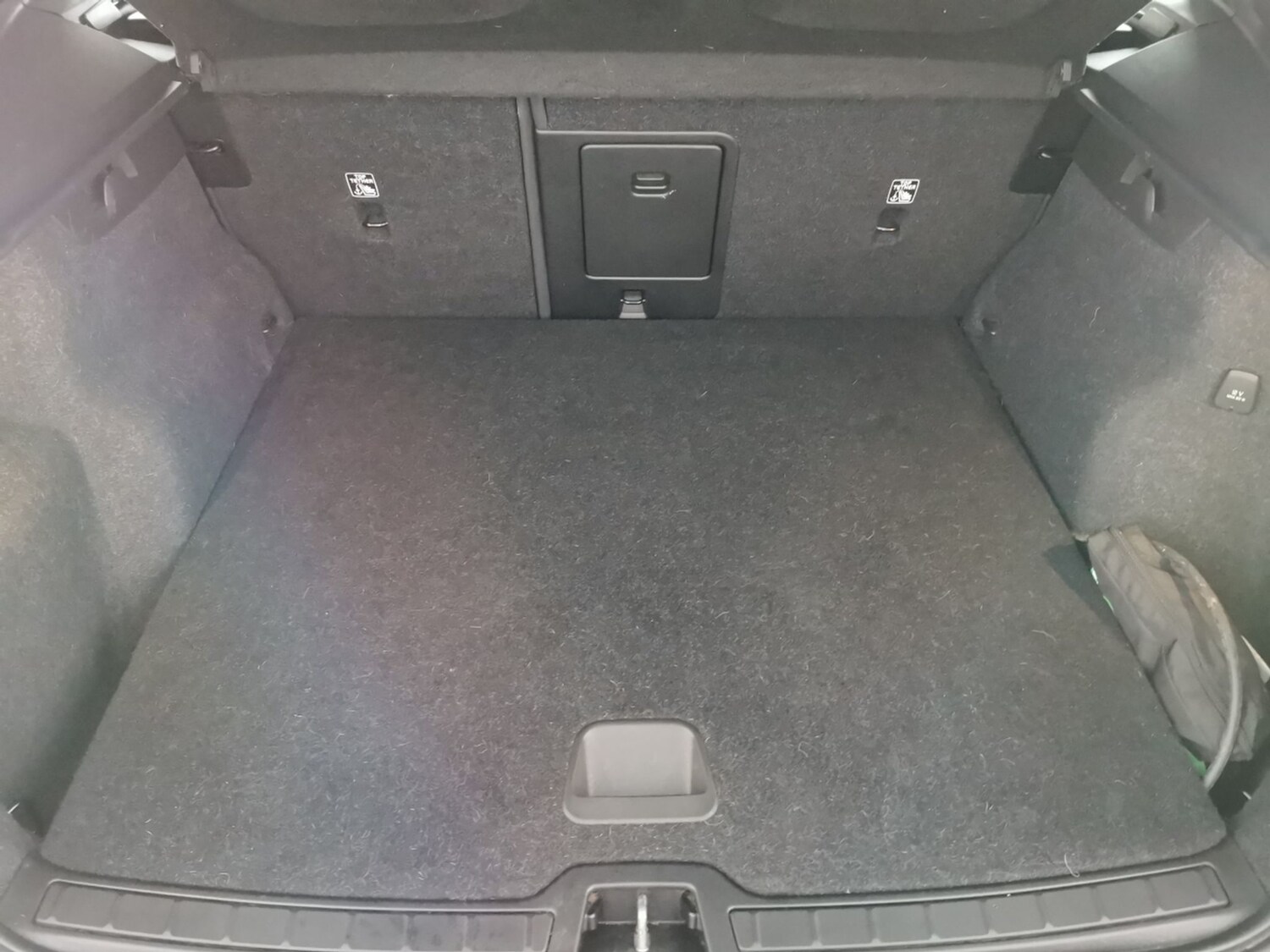 Used Volvo XC40 for sale - 77208092: Photo 31