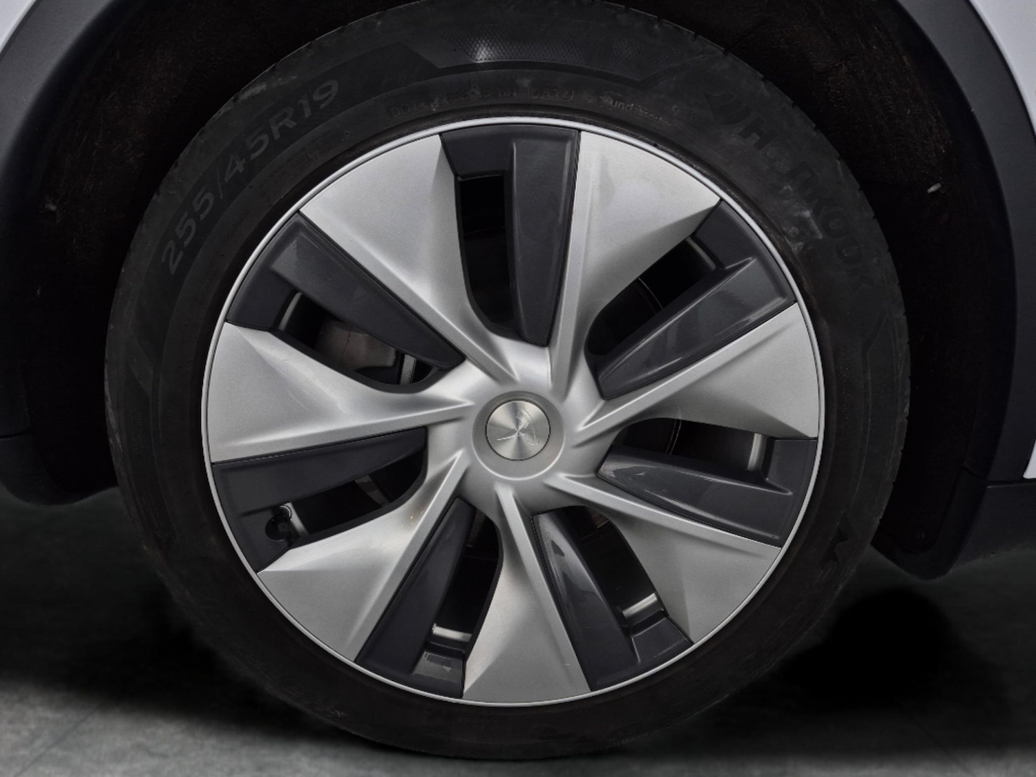 Used Tesla Model Y 2023 for sale - 77732968: Photo 32