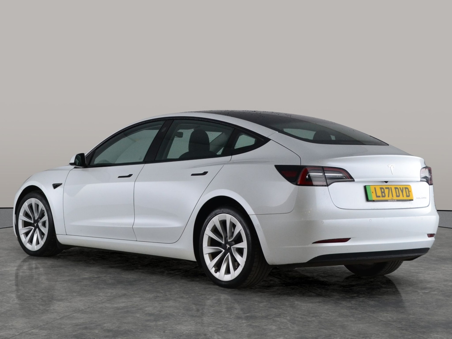 Used Tesla Model 3 2021 for sale - 76971763: Photo 10