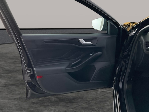 Used Ford Focus 2022 for sale - 76141120: Photo 33