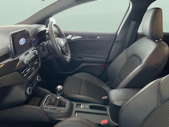 Used Ford Focus 2022 for sale - 76141120: Photo 4