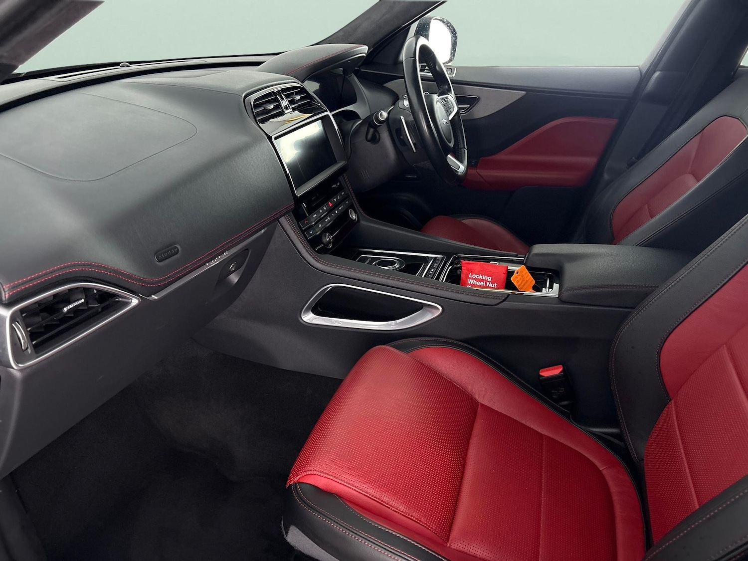 Used Jaguar F-Pace 2020 for sale - 77493021: Photo 4