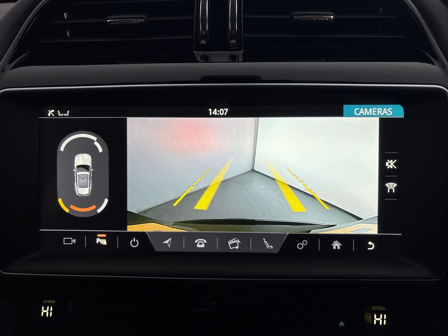 Used Jaguar F-Pace 2020 for sale - 77493021: Photo 6