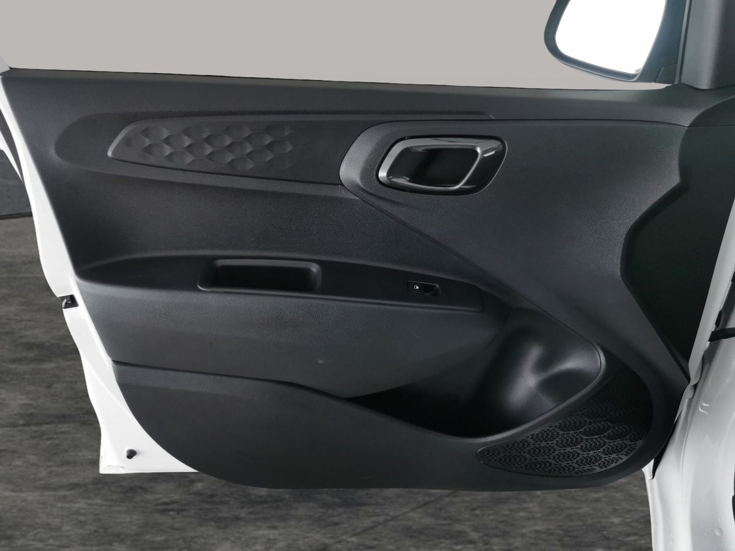 Used Hyundai i10 2023 for sale - 77393704: Photo 26