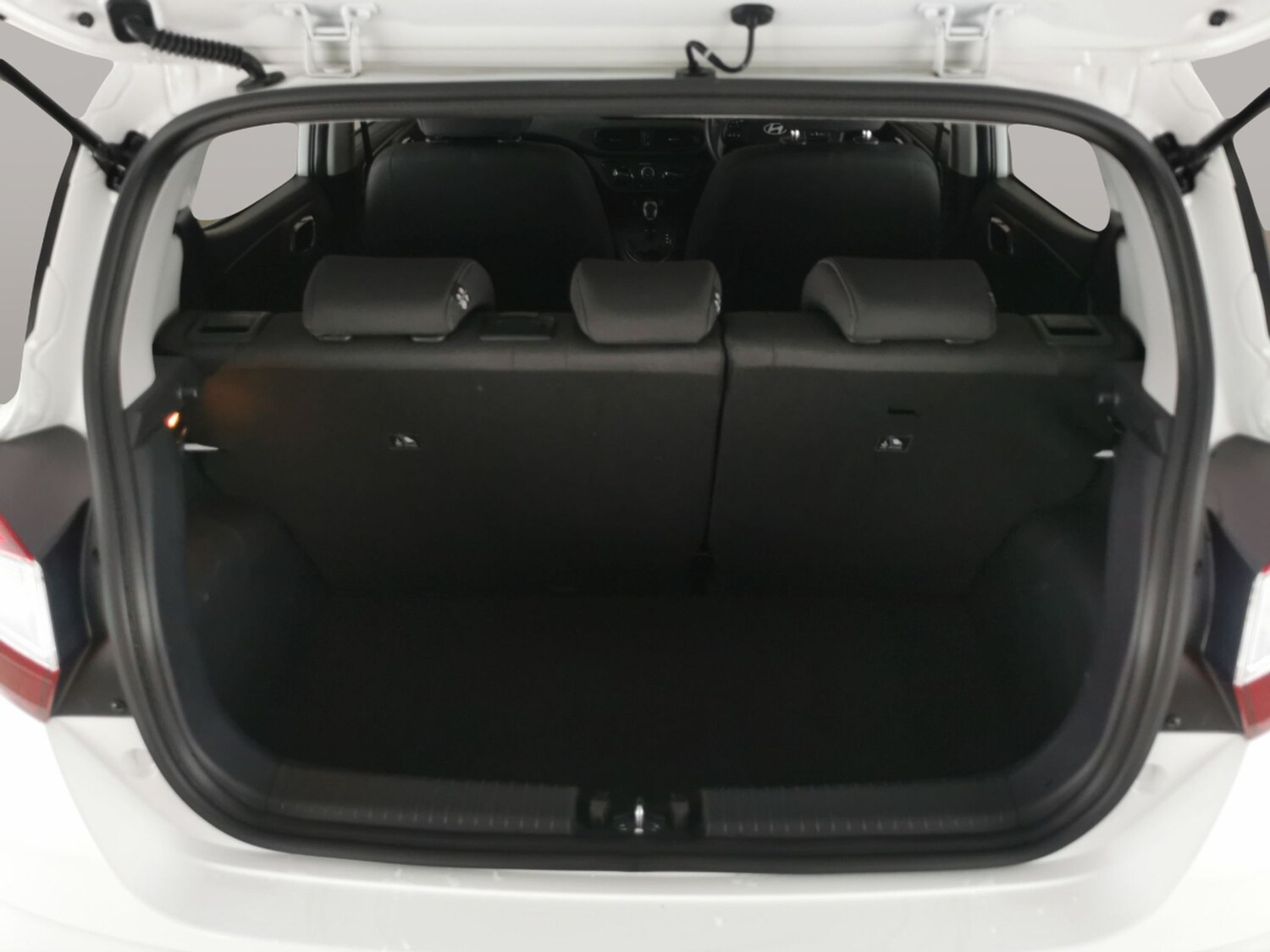 Used Hyundai i10 2023 for sale - 77393704: Photo 32