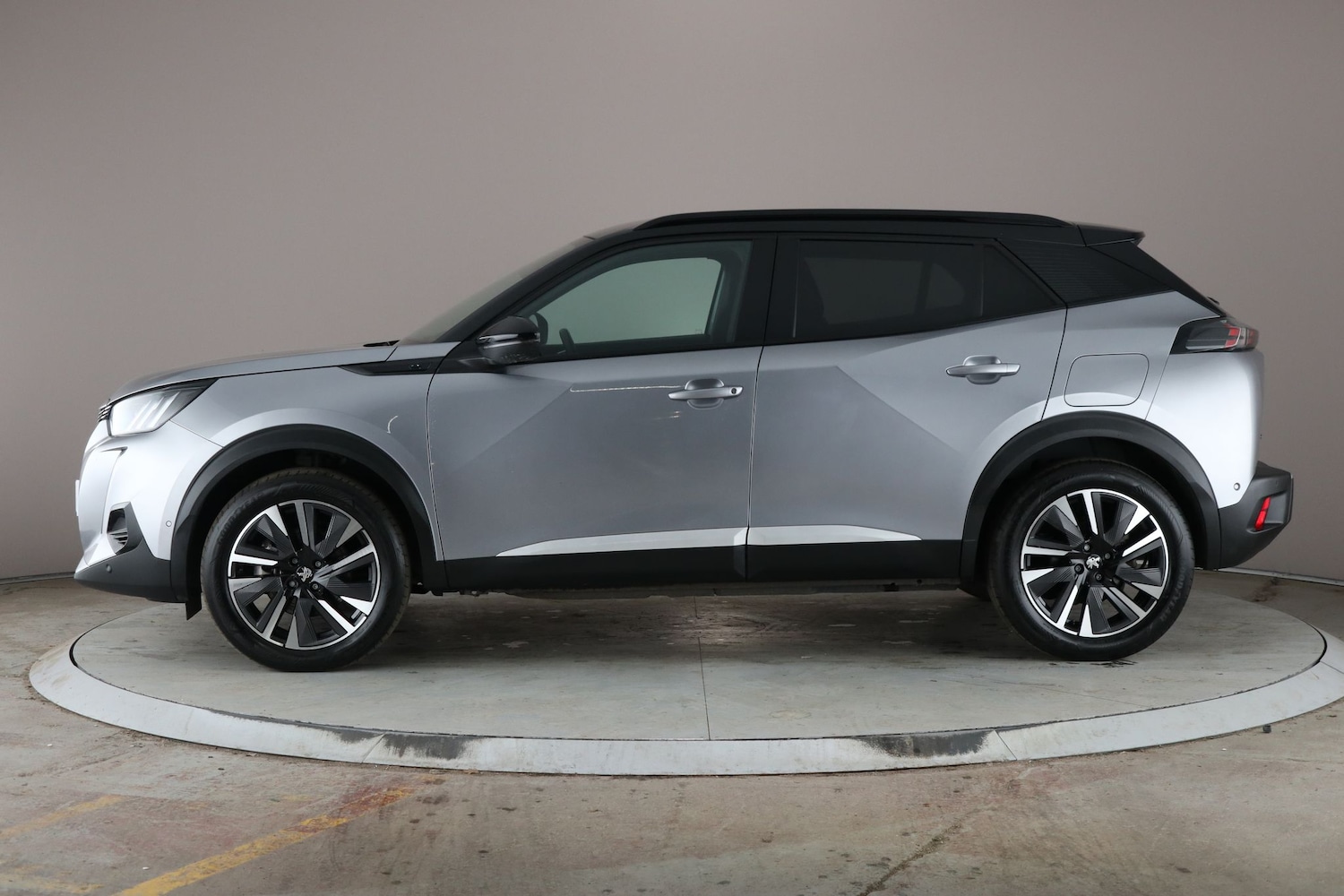 Used Peugeot 2008 2021 for sale - 76616019: Photo 10