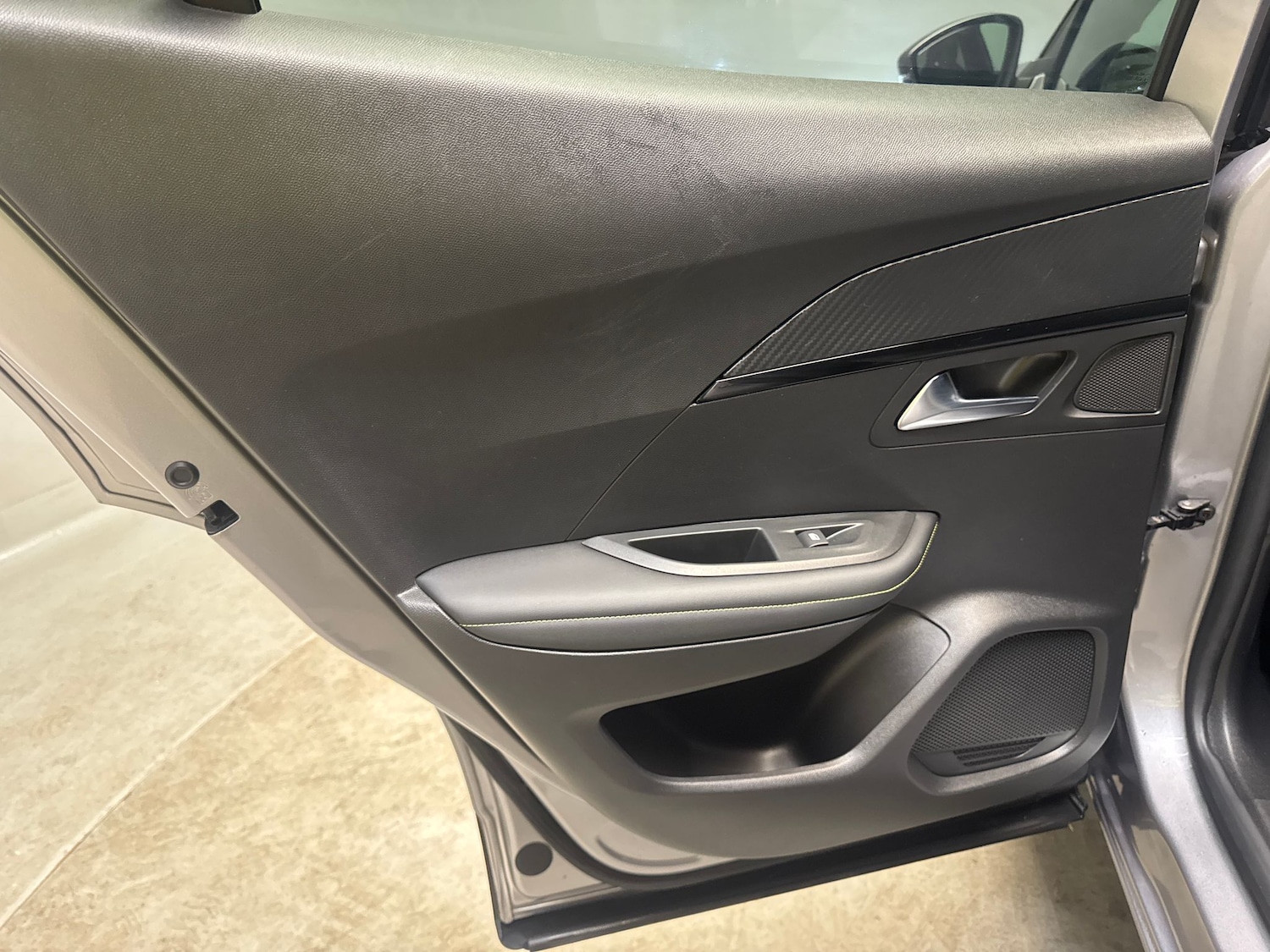 Used Peugeot 2008 2021 for sale - 76616019: Photo 30