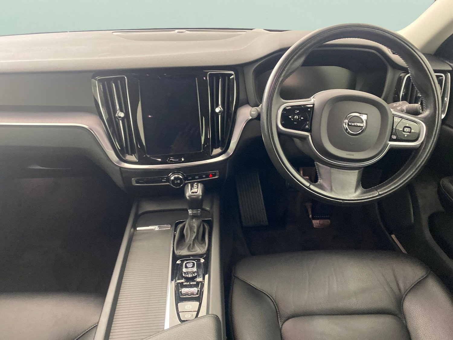 Used Volvo V60 2018 for sale - 77286093: Photo 4