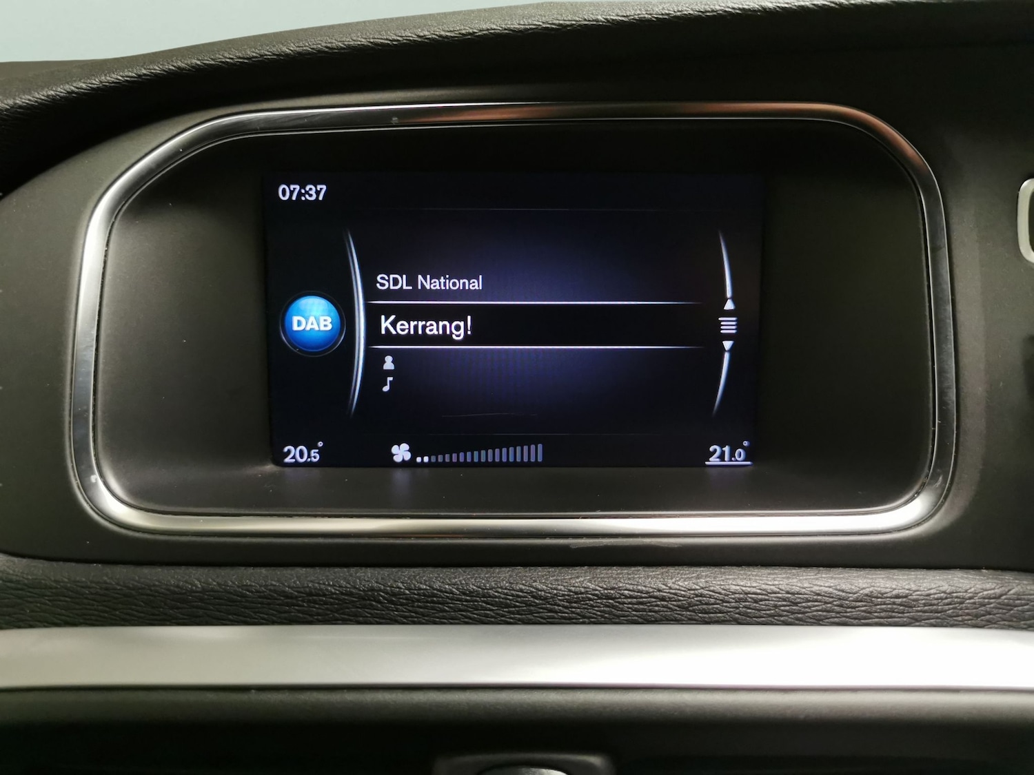 Used Volvo V40 2018 for sale - 76691808: Photo 6