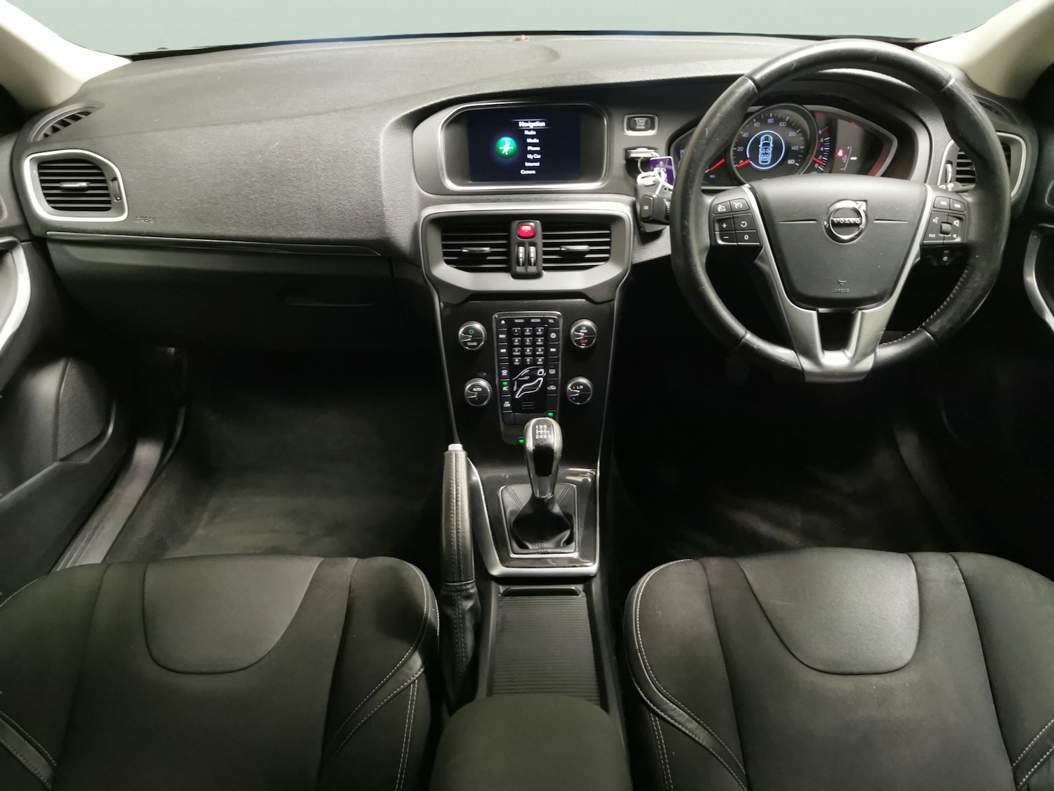 Used Volvo V40 2018 for sale - 76691808: Photo 7