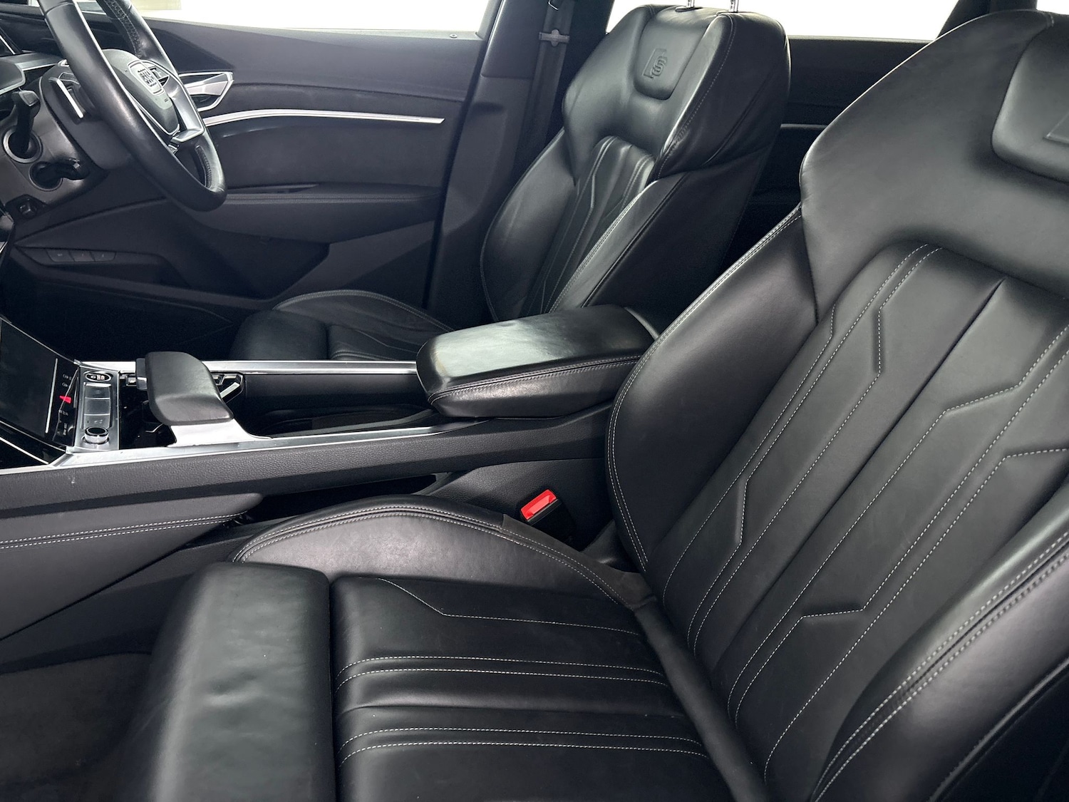 Used Audi e-tron 2020 for sale - 76587309: Photo 7