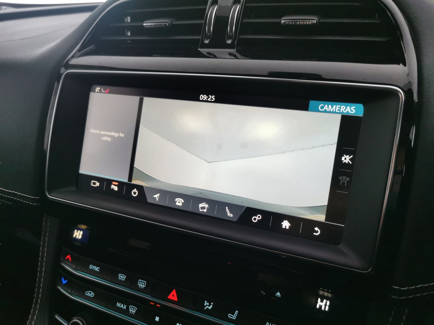 Used Jaguar F-Pace 2019 for sale - 77946791: Photo 6